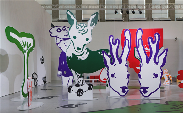 5_“穿越”展览现场，西岸美术馆智造展厅-游乐场.jpg